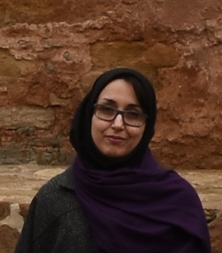 Аспирантка Факультета исламских ремесел Тебризского университета исламского искусства Захра Мехдипур