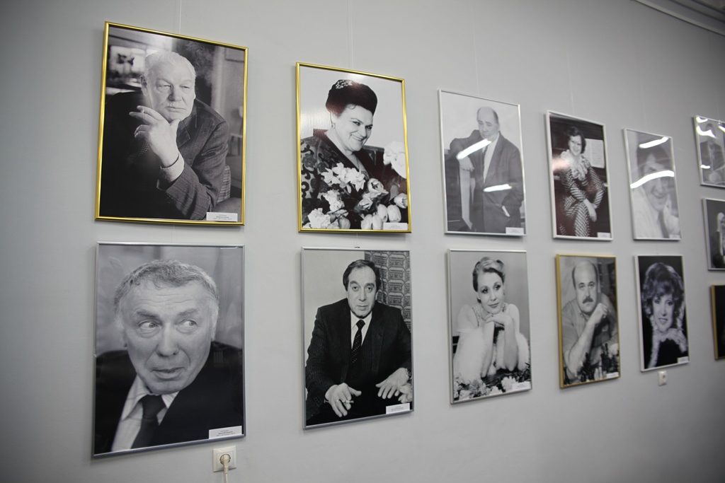 Фотовыставка "Знаменитости на Дону" Фотовыставка "Знаменитости на Дону"